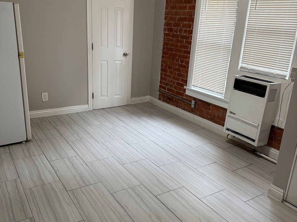 2nd image of 504 S Bonnie Brae St #406