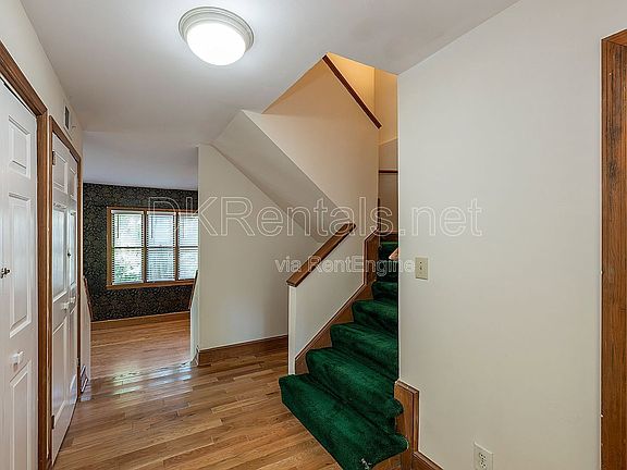 3rd image of 425 Ansley St