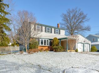 13 Latches Ln, Cherry Hill, NJ 08003