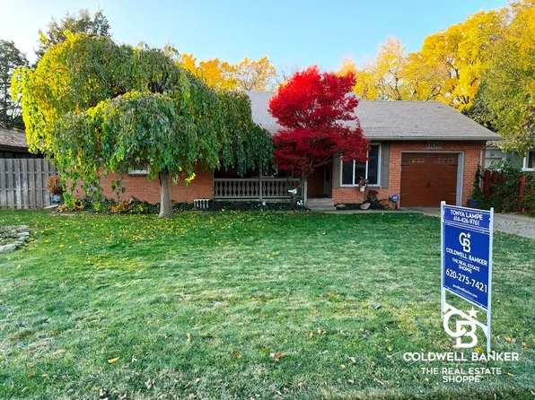 1106 E Hackberry St, Garden City, KS 67846