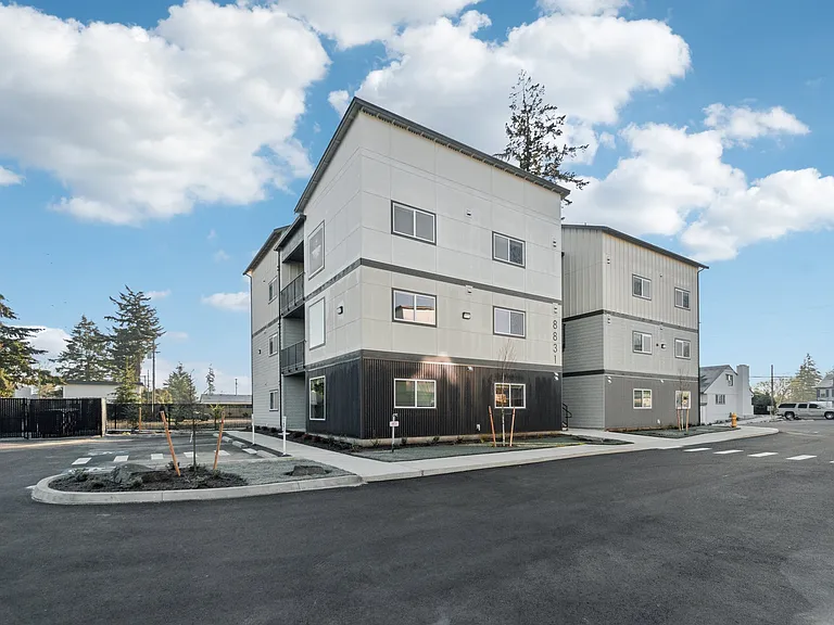 Copperstone Luxury Apartments and Townhomes — Photo 29