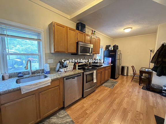 2nd image of 1105 Cambridge St #1T