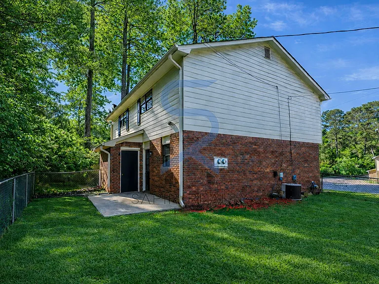 320 Sprucewood Ct — Photo 12