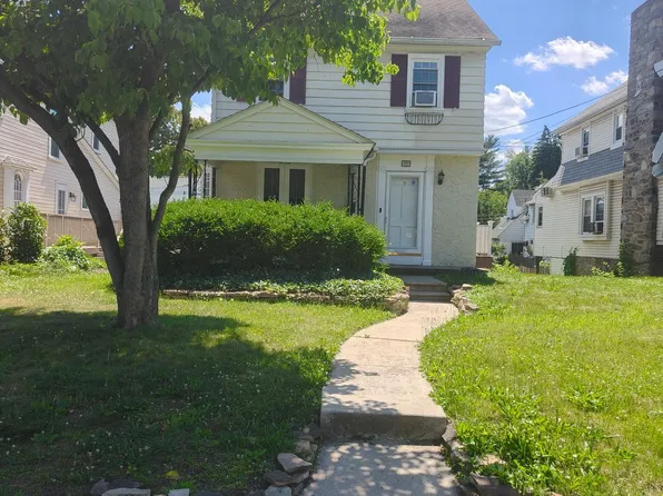 222 Rock Glen Rd, Wynnewood, PA 19096