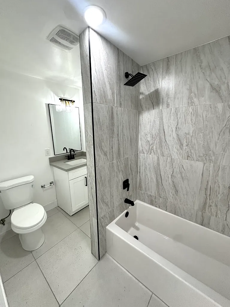 1429 E Osborn Rd — Photo 2