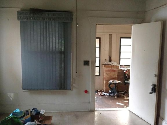 3rd image of 430 W 18th St