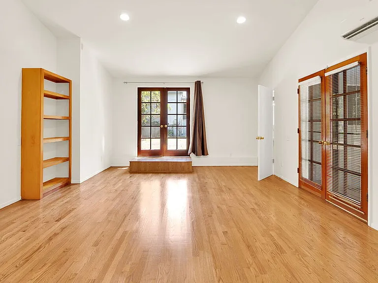 624 15th St — Photo 34