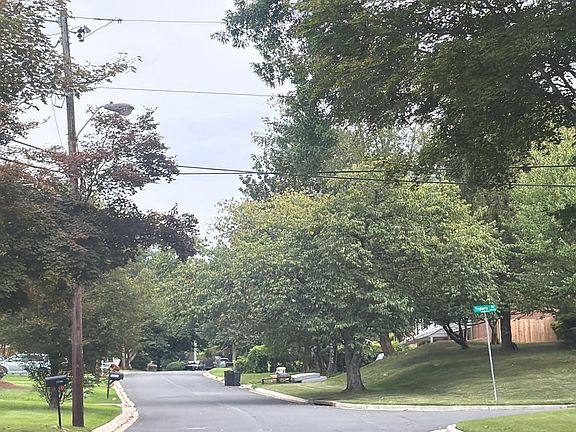 5th image of 12901 Camellia Dr