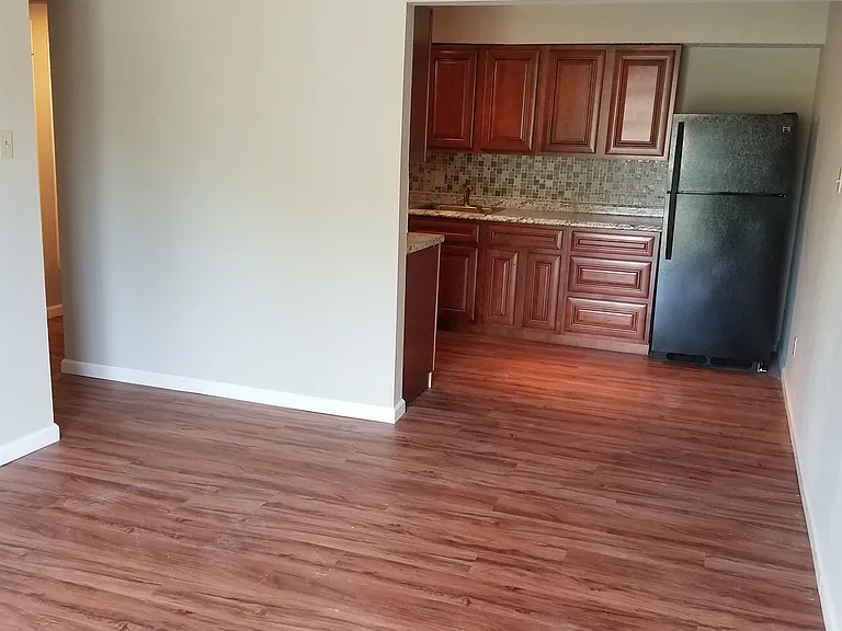 505 N Benton Ave — Photo 32