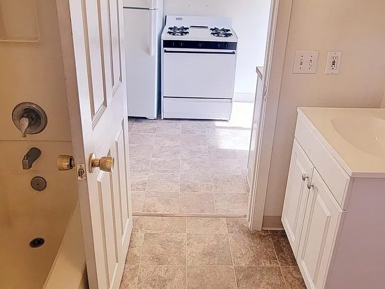 308 N 33rd St #4 — Photo 8