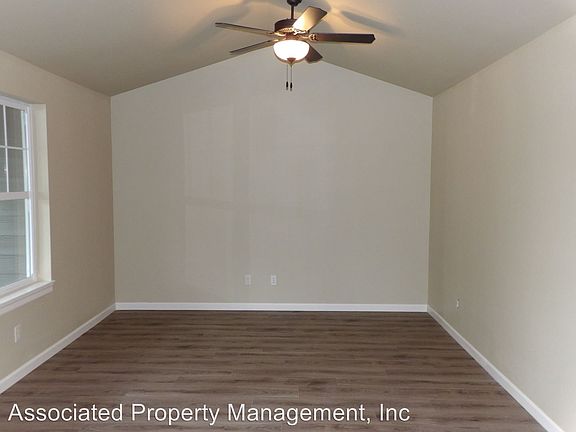 4th image of 690 SE 5th Ave APT 205