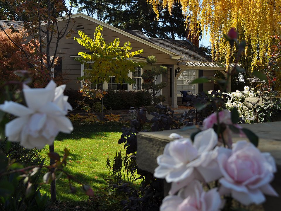 2nd image of 1676 E Forest Hills Dr