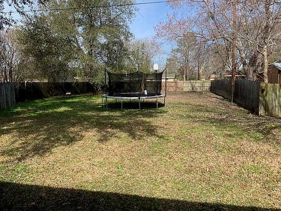 4th image of 726 Southwood Dr