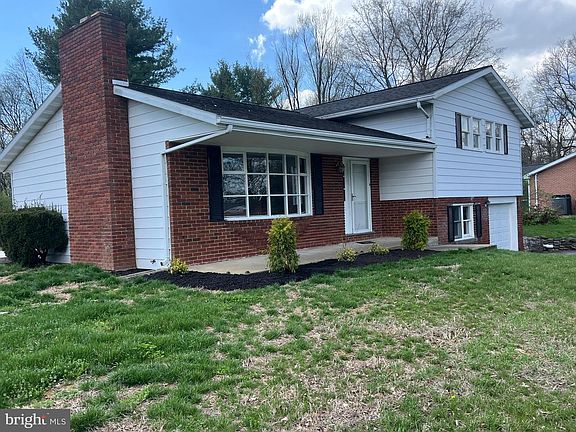 3rd image of 19119 Woodhaven Dr