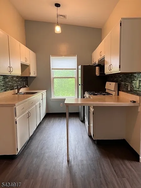 2 bed, 1.5 bath, $2,295 — Photo 1
