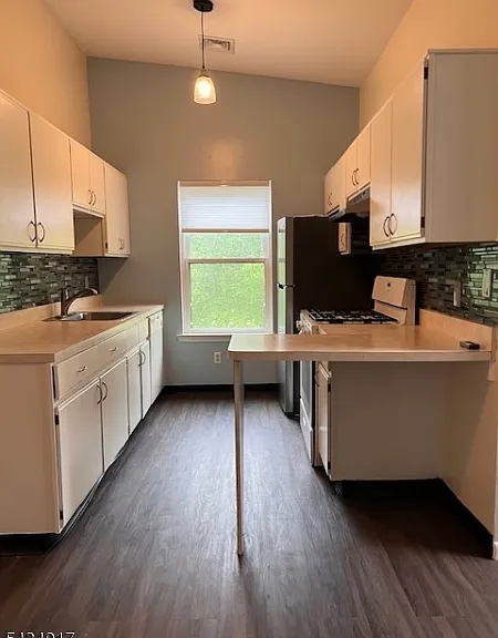 602 Spruce Hills Dr — Photo 1