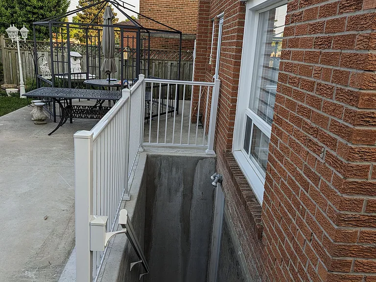 29 Brantford Dr — Photo 15