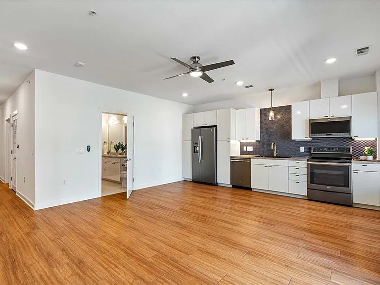 4361 S Congress Ave #323 — Photo 15