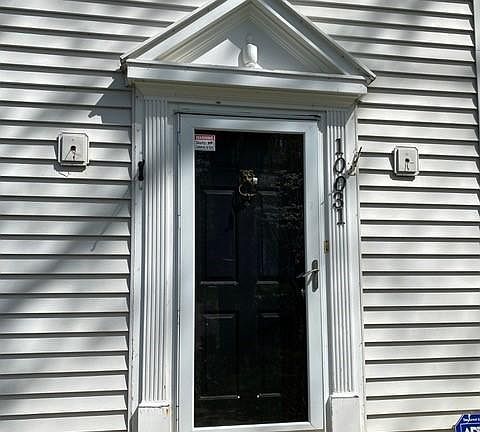 2nd image of 10031 Park Woods Ln