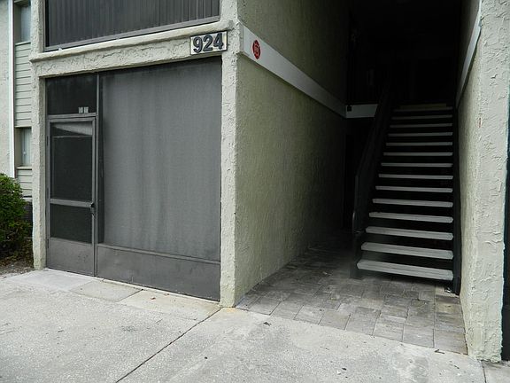 2nd image of 924 Lake Destiny Rd Unit A
