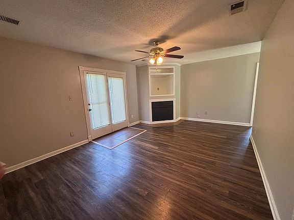 3rd image of 4382 Ann Arbor Ln