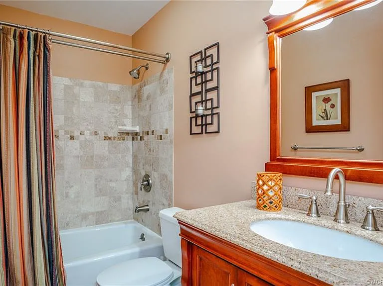 60 Aqua Ra Dr — Photo 5