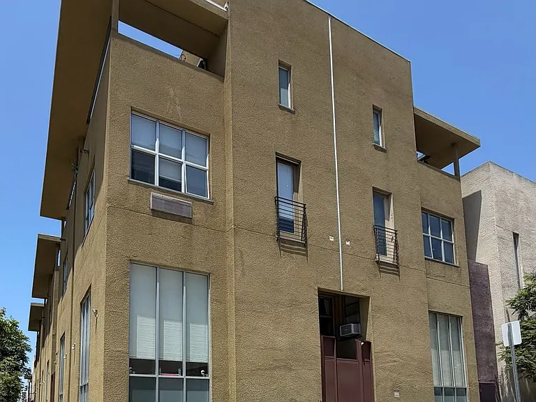 948 G St #24 — Photo 1