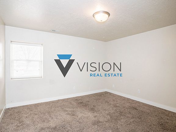 5th image of 215 E 100 N Unit 3