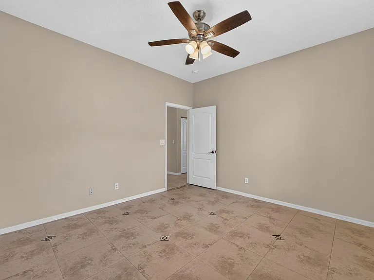 6775 SW 195th Ave — Photo 15