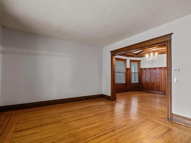 689 W Delavan Ave — Photo 3