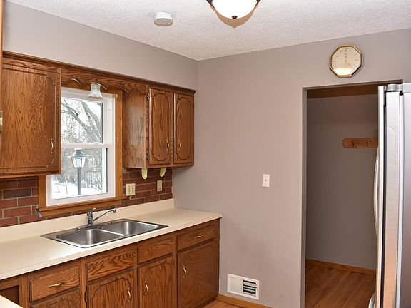 5th image of 4717 76th Ave N