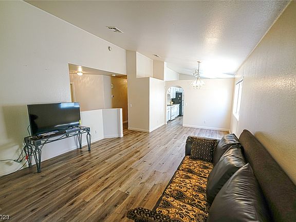2nd image of 4506 Minaret Way
