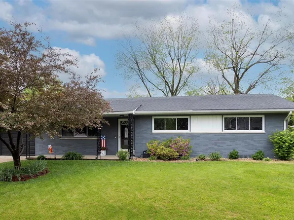 1031 Montgomery St, Carlyle, IL 62231