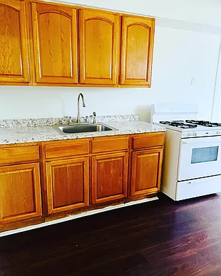 Rented by RealTegrity NY LLC | media 8