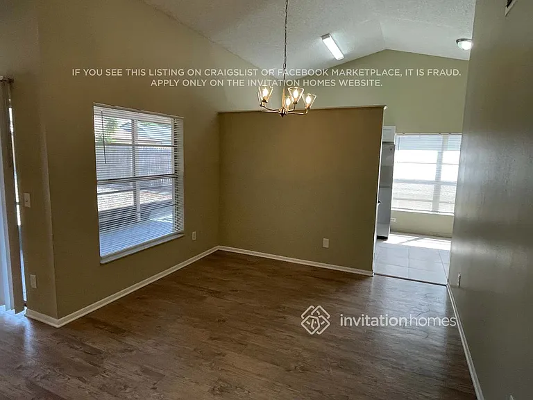 207 Springview Dr — Photo 4