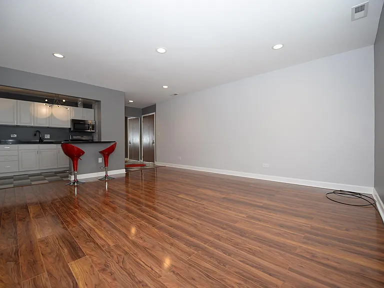 650 Perrie Dr #301 — Photo 14