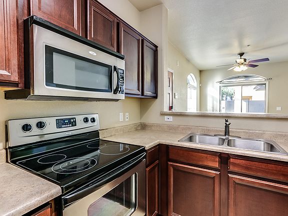 5th image of 2402 E 5TH Street #1402