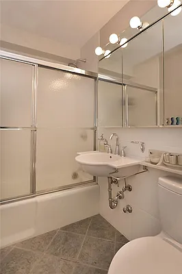 Sold by Siderow Residential Group | media 5