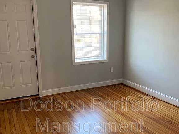 4th image of 2325 Parkwood Ave APT C