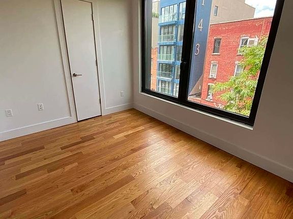 4th image of 159 Meserole St #303X