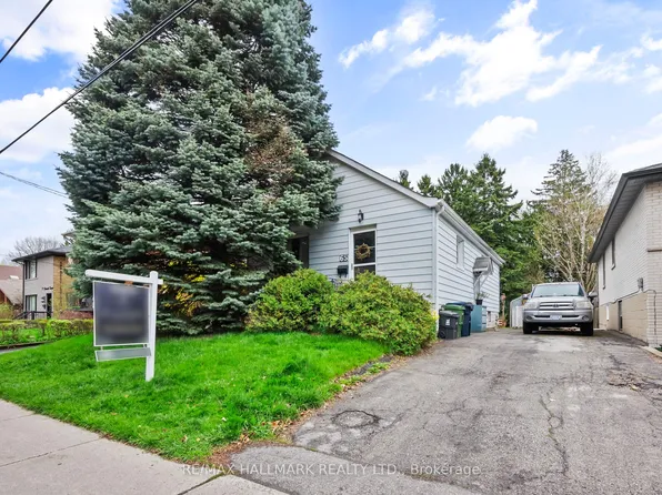 65 Fortieth St, Toronto, ON M8W 3M8