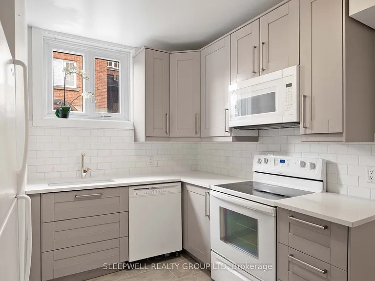 180 Augusta St #1A — Photo 13