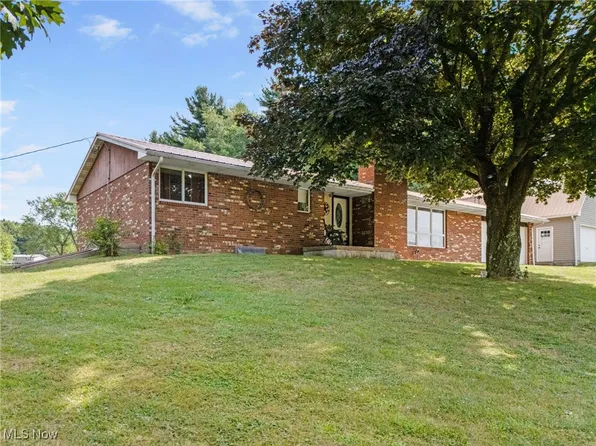 4246 Caddy Rd SW, Bowerston, OH 44695