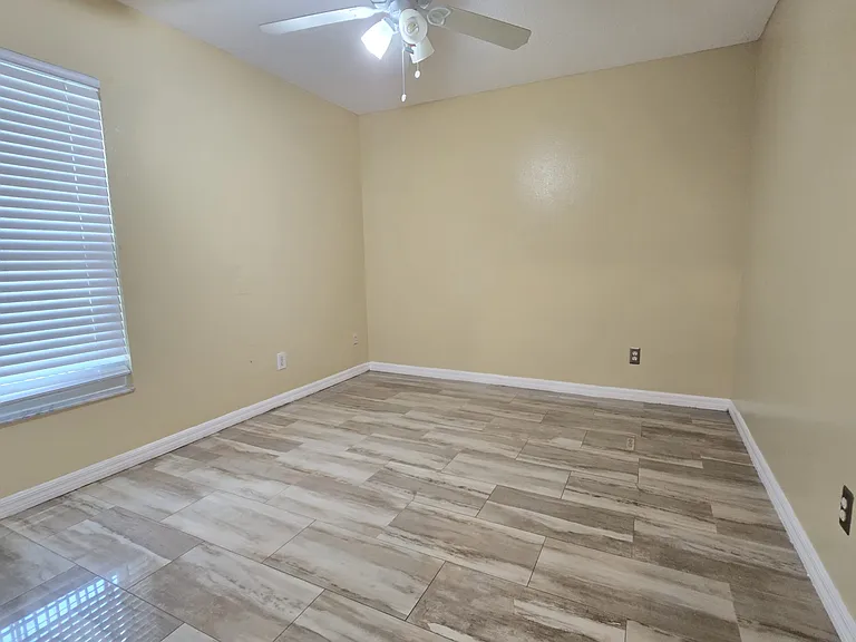5025 Foxcroft Ct — Photo 29
