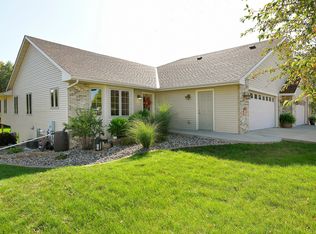 704 B Simplicity Dr, Ellendale, MN 56026
