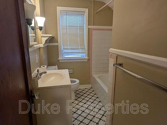 2nd image of 183 Rockview Ter #Up