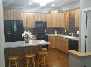 1116 SW Red Oaks Pl, Topeka, KS 66615