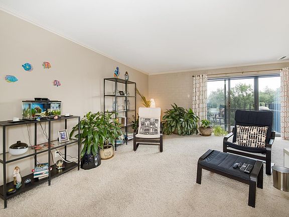 4th image of 460 S Marion Pkwy APT 656