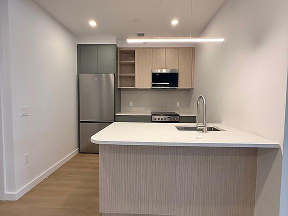 3rd image of 158 Lott St #210D