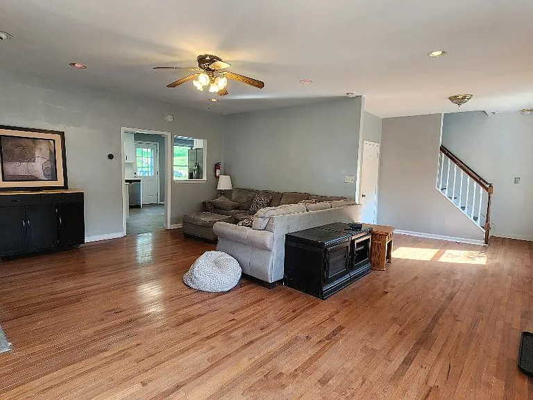 306 Nariticong Ave — Photo 2